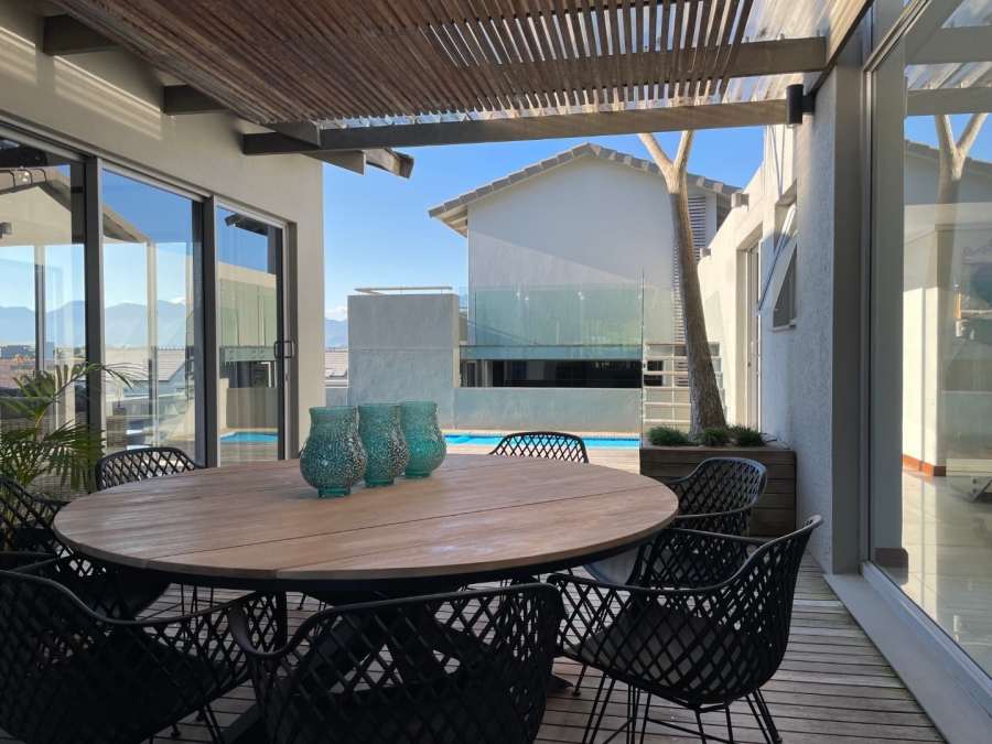 5 Bedroom Property for Sale in Oubaai Western Cape